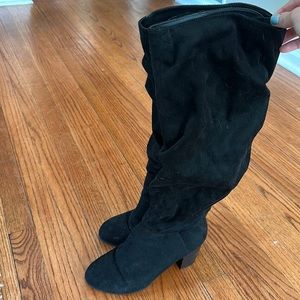 Knee high women’s black boots